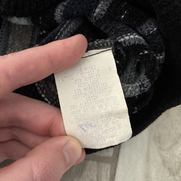 VTG Tundra Canada Mens 3D Knit Textured Sweater Size S Black Gray Retro Flaw* - Picture 12 of 14